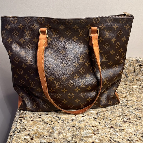 Authentic Louis Vuitton Cabas Mezzo - Picture 2 of 16